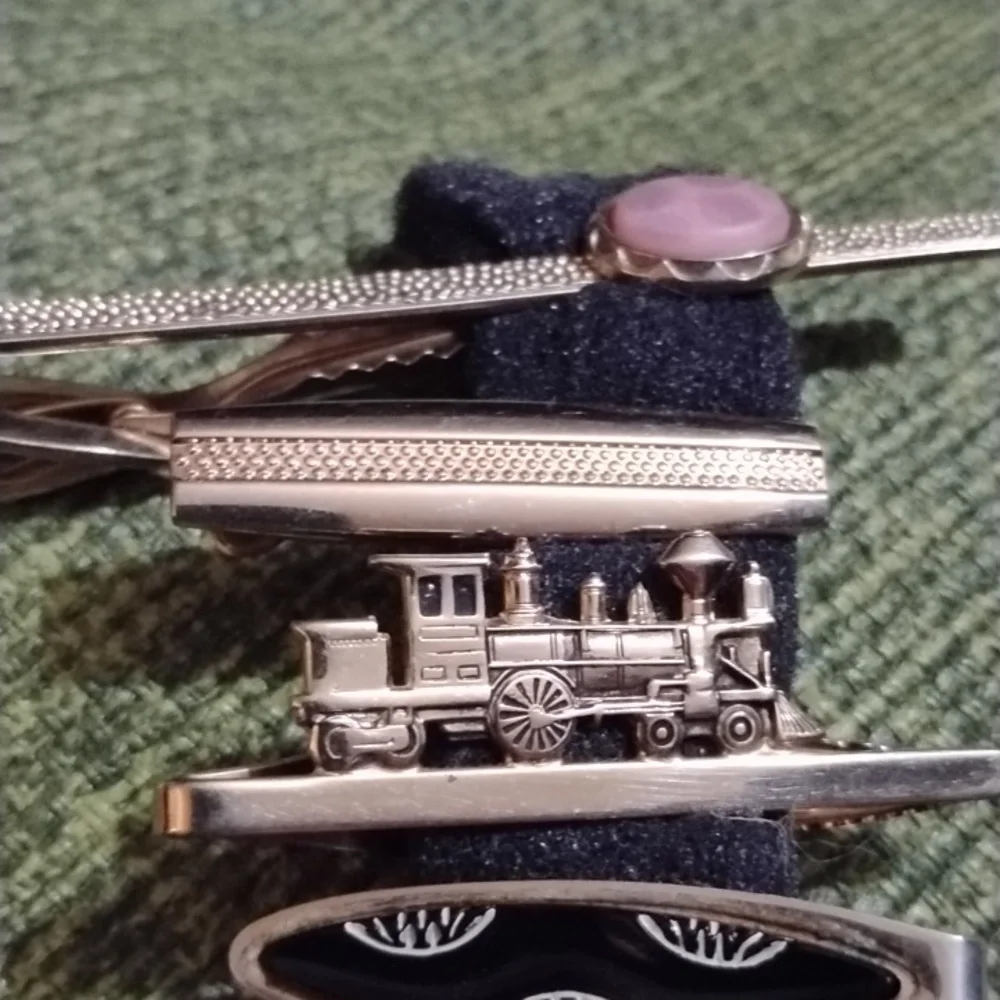 Elegant Gold and Silver Tie Clips(6)